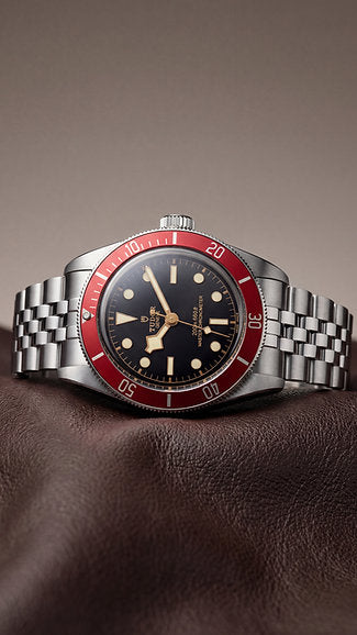 Tudor Black Bay 41 Rojo segunda mano - vista frontal