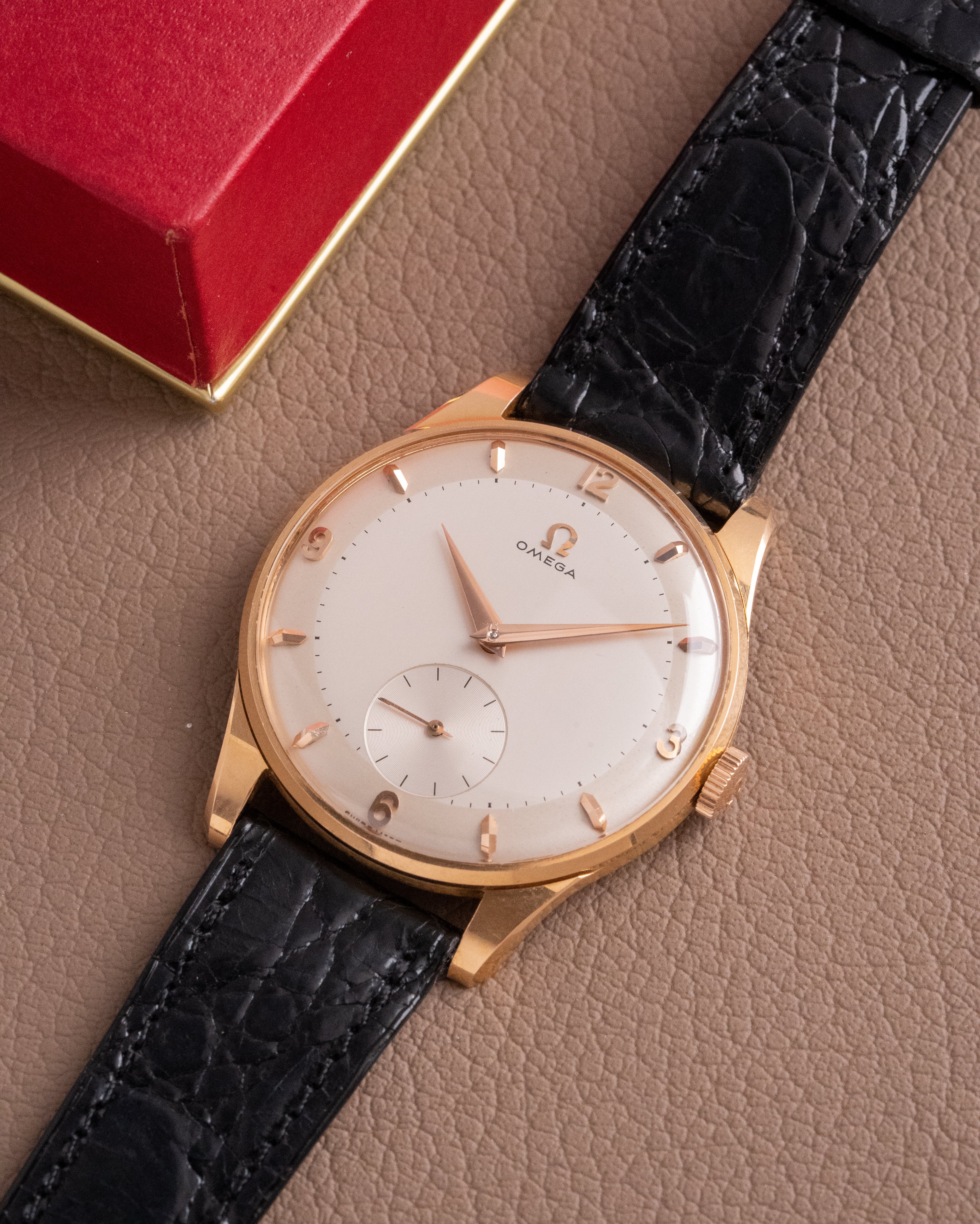 Omega Jumbo 18k Tresor 2896 segunda mano - vista frontal