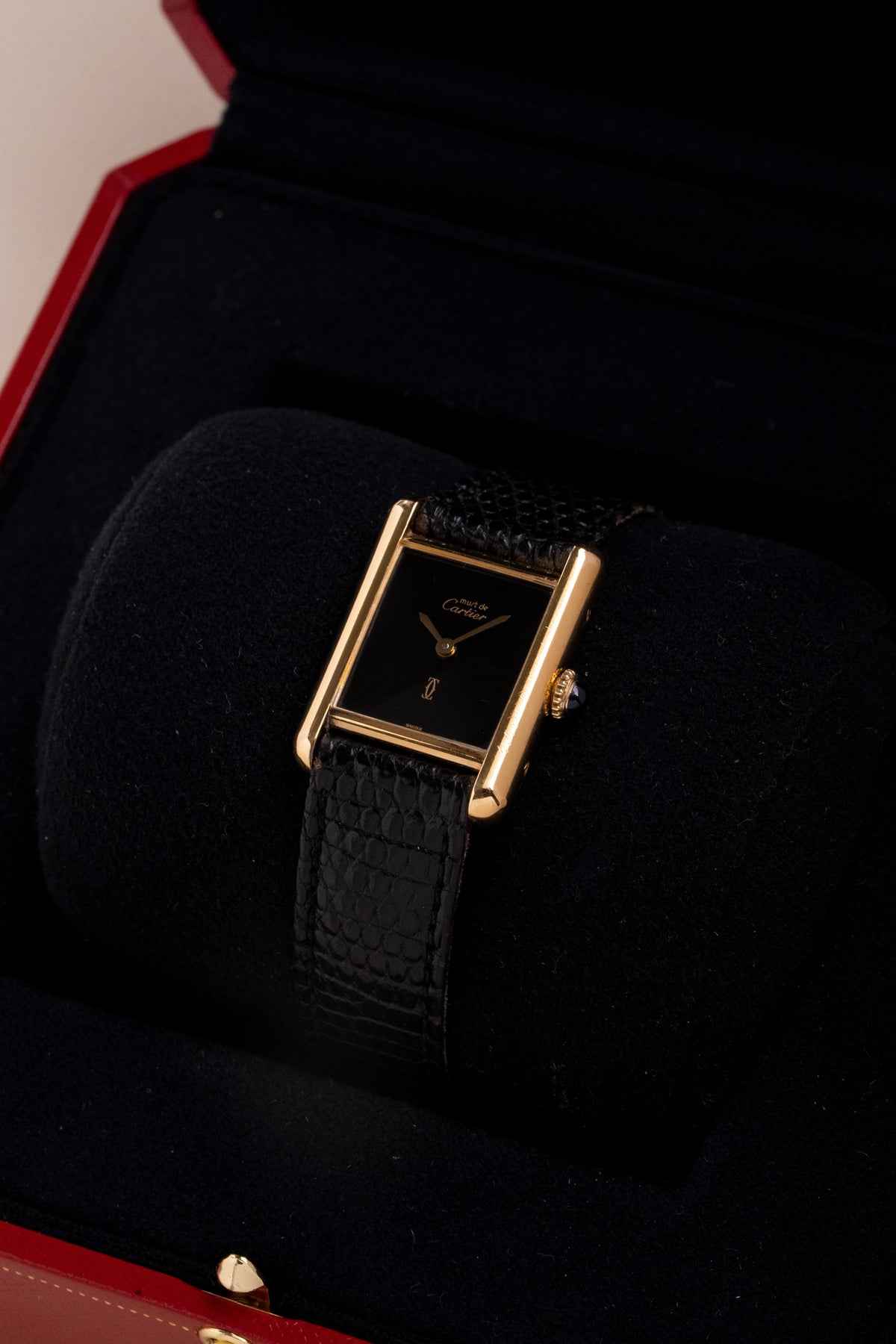 Cartier Tank Must negro pequeño