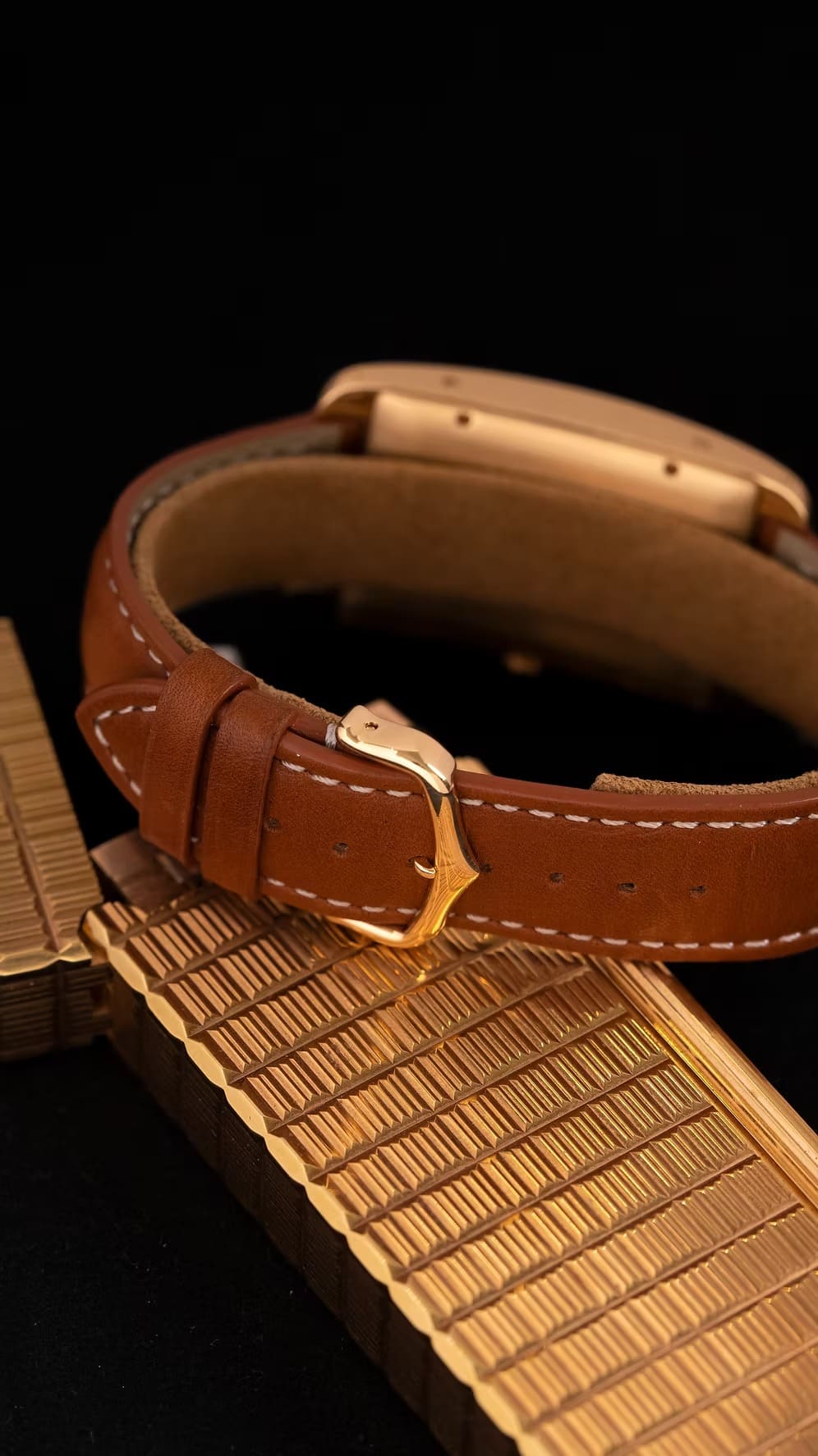 Cartier Tank Américaine Oro 18K segunda mano - correa y cierre